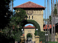 Homem armado agrediu sexualmente mulher correndo perto da Universidade de Stanford, diz a polícia do campus Yahoo news home