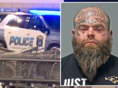 Homem com muitas tatuagens, 40 anos, preso depois que tiros perdidos de sua propriedade supostamente atingiram dois compradores na vizinha Kroger Homem com muitas tatuagens, 40 anos, preso depois que tiros perdidos de sua propriedade supostamente atingiram dois compradores na vizinha Kroger