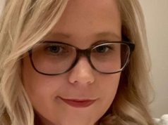 Homem condenado após assassinar advogado em quarto de hotel Crown com garrafa de champanhe Alice McShera morreu num quarto de hotel em Perth.