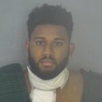 Mulher de New Hampshire presa e acusada de assassinato 1 ano depois que o recém-nascido foi encontrado na lagoa