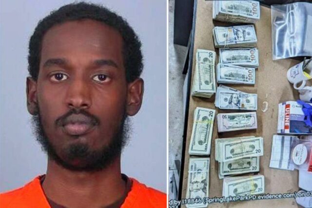 Abdulkarim Farah, 25 anos, foi condenado a 57 meses de prisão, seguidos de um ano de liberdade supervisionada pelo seu papel no suborno a um jurado. 