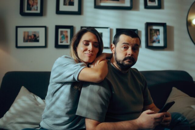 Homem elogia convidados do casamento - não está pronto para o 'teste' da esposa depois
