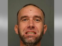 Homem morde o nariz da vítima antes de tentar atear fogo nela Foto de John Vernon Gray