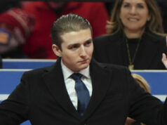 Homem preso após Barron Trump denunciar agressão de mulher por videochamada à polícia de Londres Homem preso após Barron Trump denunciar agressão de mulher por videochamada à polícia de Londres