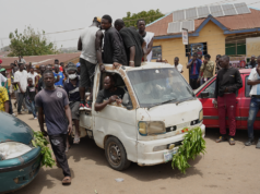 Homens armados em bicicletas invadem vilarejo na Nigéria no Domingo de Ramos, matando pelo menos 20 Homens armados em bicicletas invadem vilarejo na Nigéria no Domingo de Ramos, matando pelo menos 20