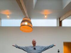 ‘Homesick’ Michael Barrymore desiste de seu sonho de aposentadoria na Espanha – e compra um modesto bangalô em Devon de £ 350 mil Michael Barrymore mudou-se para um bangalô em uma cidade no elegante sul do condado há duas semanas.