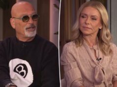 Howie Mandel ataca Kelly Ripa em um momento estranho diante das câmeras Howie Mandel ataca Kelly Ripa em um momento estranho diante das câmeras