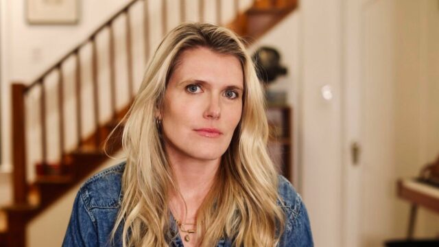 Elisabeth Moss participa do Apple TV Press Day no Barker Hangar em 3 de fevereiro de 2026 em Santa Monica, Califórnia. (Crédito: Matt Winkelmeyer/Getty Images)