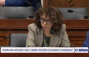 ICE Barbie desfila descaradamente suposto amante para comemorar trabalho falso Yahoo news home