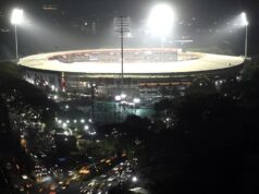 IPL 2026: Roubos de celulares durante RCB vs SRH; Primeiro arguido, vários menores detidos IPL 2026: Roubos de celulares durante RCB vs SRH; Primeiro arguido, vários menores detidos
