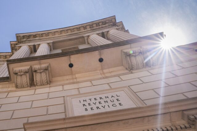 IRS anuncia serviço especial para milhões de contribuintes em todo IRS building