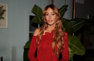 ITV apoia sua garota de ouro: Olivia Attwood voará para a Coreia do Sul para filmar O Preço da Perfeição horas depois de se envolver em uma briga de falsidade por causa da bomba que ela nunca foi casada com Bradley Dack Os chefes da ITV estão firmemente ao lado de sua garota de ouro, Olivia Attwood, depois que ela se envolveu em uma briga de falsidade por causa da revelação de que nunca foi casada com Bradley Dack