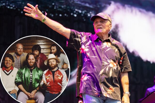Ícone dos Beach Boys, Bruce Johnston se afasta da banda após 60 anos
