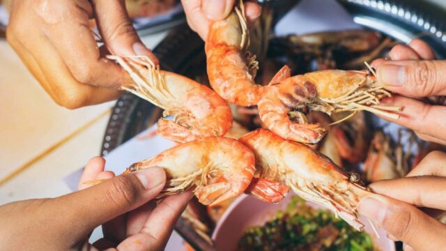 Icônica rede de frutos do mar fecha lojas e enfrenta novo risco de falência
