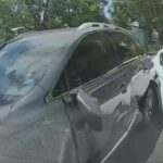 Imagens selvagens mostram motorista supostamente bêbado causando caos no estacionamento