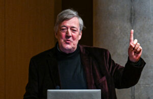 Impacto da IA: a IA é realmente inteligente? Stephen Fry pesa Impacto da IA: a IA é realmente inteligente? Stephen Fry pesa