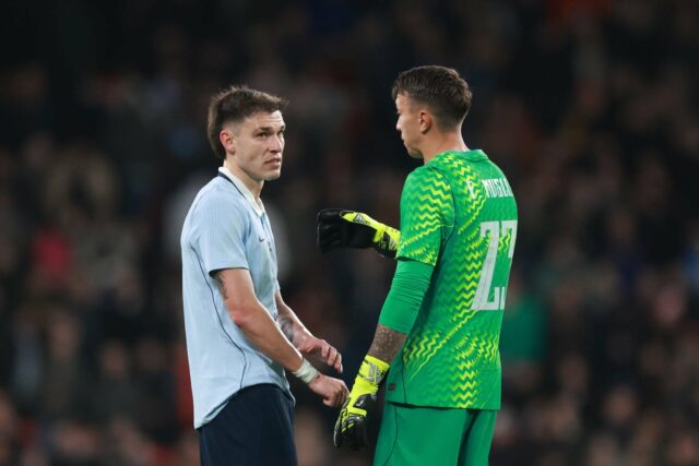 Imprensa uruguaia avalia desempenho de Manuel Ugarte contra a Inglaterra, Imprensa uruguaia avalia desempenho de Manuel Ugarte contra a Inglaterra, com bizarro cartão duplo