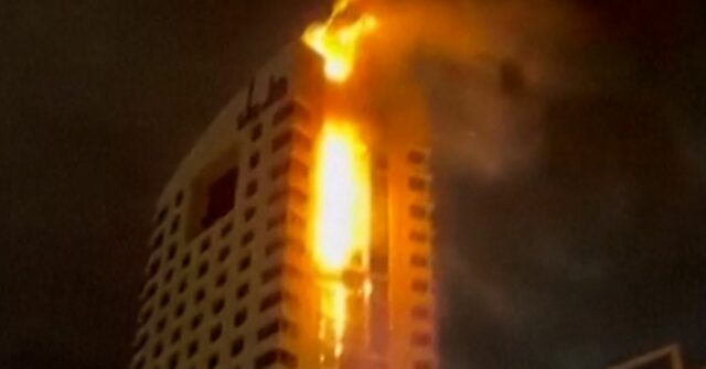 Incêndio destrói prédio do governo do Kuwait enquanto o Irã Incêndio destrói prédio do governo do Kuwait enquanto o Irã ataca vizinhos