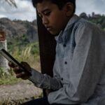 Indonésia proíbe mídias sociais para menores de 16 anos, seguindo o exemplo da Austrália: 'Os pais não precisam mais lutar sozinhos contra os gigantes do algoritmo'