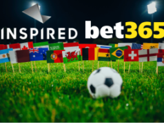Inspired Entertainment estende parceria de esportes virtuais com bet365 antes da Copa do Mundo Inspired Entertainment estende parceria esportiva virtual com a bet365 antes da Copa do Mundo. Imagem mostrando os logotipos da Inspired Entertainment e da bet365 acima de um campo de futebol com uma bola de futebol em primeiro plano e uma fileira de bandeiras internacionais, representando uma parceria global de apostas esportivas virtuais.