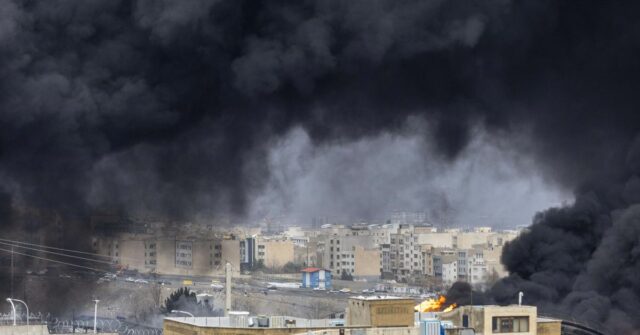 Irã ataca vizinhos e nomeia novo líder após ataque de Teerã

