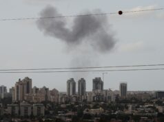 Irã atinge zona industrial no sul de Israel Irã atinge zona industrial no sul de Israel