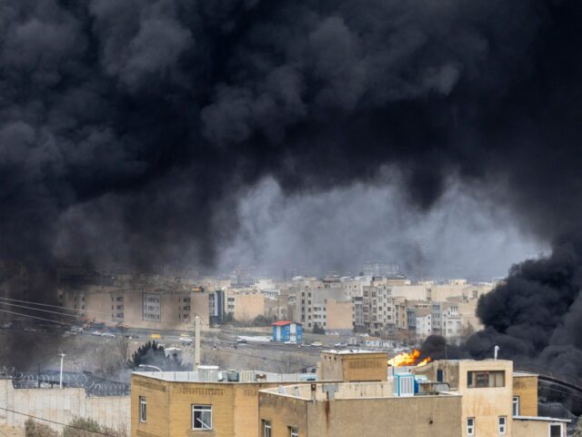 Irã diz que 1.255 pessoas morreram em ataques EUA-Israel, a maioria civis
