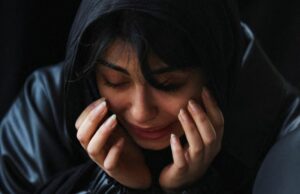 Irã diz que bloqueio ao petróleo continuará até o fim dos ataques; Trump ameaça intensificar os ataques Yahoo news home