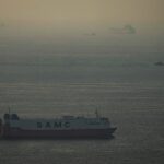 Irã diz que navios “não hostis” podem passar com segurança pelo Estreito de Ormuz