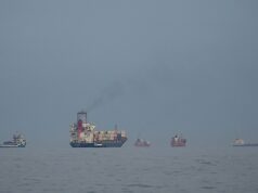 Irã implanta ‘esquifes suicidas’ explosivos disfarçados de barcos de pesca no Estreito de Ormuz Irã implanta 'esquifes suicidas' explosivos disfarçados de barcos de pesca no Estreito de Ormuz