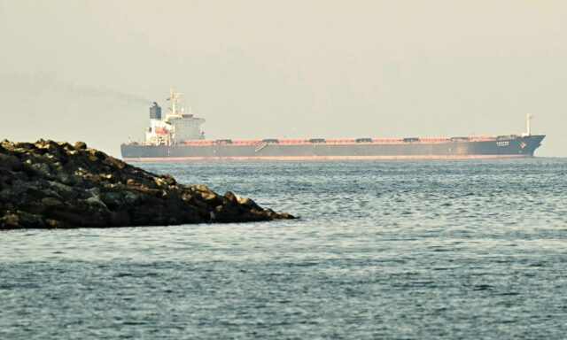 Irã permite mais navios através do Estreito de Ormuz, mostram dados
