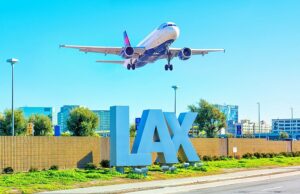 Irã planeja ataque de drones à Califórnia como retaliação à guerra, revela alerta aterrorizante do FBI O alerta surgiu quando a administração Trump iniciou a sua ofensiva sustentada contra o Irão. Esta medida segue um padrão de escalada no Médio Oriente, onde Teerão tem utilizado cada vez mais a guerra com drones como principal ferramenta de retaliação.