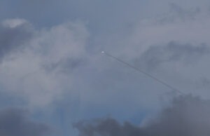 Irã reivindica ataques com mísseis contra importantes bases militares israelenses Irã reivindica ataques com mísseis contra importantes bases militares israelenses