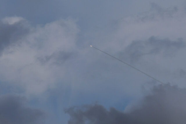 Irã reivindica ataques com mísseis contra importantes bases militares israelenses
