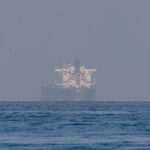 Irã sufoca o Estreito de Ormuz com suposto pedágio de petroleiros de US$ 2 milhões, regime ameaça fornecimento global de petróleo