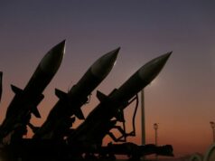 Isolado e sob ataque: Irã ataca enquanto Rússia e China ficam de lado Yahoo news home