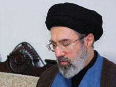 Israel ataca Teerã depois que a blitz noturna de drones do Irã atingiu o Consulado dos EUA em Dubai, a estação da CIA e a base do Catar – atualizações ao vivo Mojtaba Khamenei, o segundo filho do Líder Supremo do Irã, Aiatolá Ali Khamenei, visita o escritório do Hezbollah em Teerã, Irã, em 1º de outubro de 2024. Escritório do Líder Supremo Iraniano/WANA (Agência de Notícias da Ásia Ocidental)/Folheto via REUTERS ATENÇÃO EDITORES - ESTA FOTO FOI FORNECIDA POR UM TERCEIRO.