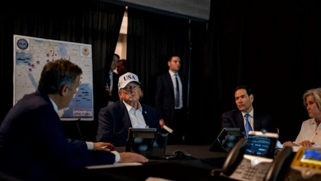 Israel e os EUA atacam o Irão
