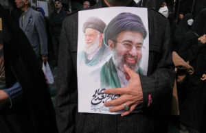 Israel está a matar rapidamente os principais líderes do Irão. Especialistas alertam que a estratégia pode sair pela culatra Yahoo news home