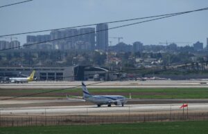 Israel impõe mais restrições aeroportuárias após ataques com mísseis no fim de semana Israel impõe mais restrições aeroportuárias após ataques com mísseis no fim de semana