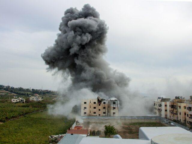 Israel mata 12 médicos em ataque no sul do Líbano enquanto a guerra devasta o país
