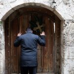 Israel procura ‘soluções’ para abrir locais cristãos após barrar líder da igreja no Domingo de Ramos devido à guerra