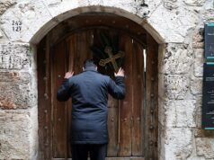 Israel procura ‘soluções’ para abrir locais cristãos após barrar líder da igreja no Domingo de Ramos devido à guerra Israel procura ‘soluções’ para abrir locais cristãos após barrar líder da igreja no Domingo de Ramos devido à guerra