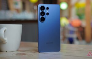 O Galaxy S26 já é um grande sucesso para a Samsung Uma pessoa segurando o Samsung Galaxy S26 Ultra