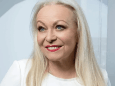 Jacki Weaver se junta ao elenco de reinicialização de ‘The Rockford Files’ na NBC Jacki Weaver se junta ao elenco de reinicialização de 'The Rockford Files' na NBC