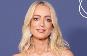 Jackie O supostamente está considerando tomar uma ação legal contra o empregador Jackie 'O' Henderson participa do 34º Australian Commercial Radio Awards (ACRAs) anual na ICC Sydney em 14 de outubro de 2023 em Sydney, Austrália.