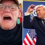 Um homem de óculos com a boca bem aberta e os braços estendidos enquanto o logotipo do Politicon aparece no canto inferior esquerdo.