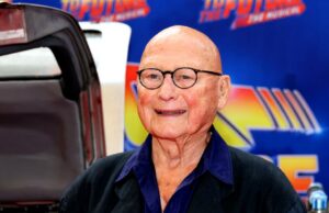James Tolkan, ator de ‘Top Gun’ e ‘De Volta para o Futuro’, morre aos 94 anos James Tolkan, ator de 'Top Gun' e 'De Volta para o Futuro', morre aos 94 anos