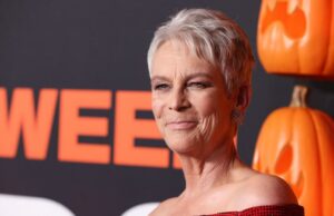Jamie Lee Curtis provavelmente teria rejeitado a sequência de ‘Halloween’ de Jason Blum se soubesse que era uma trilogia. Então, ela usou isso para conseguir um acordo de desenvolvimento Jamie Lee Curtis provavelmente teria rejeitado a sequência de 'Halloween' de Jason Blum se soubesse que era uma trilogia. Então, ela usou isso para conseguir um acordo de desenvolvimento