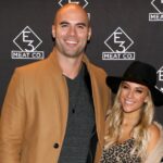 Mike Caussin agradece à ex Jana Kramer depois de ler sua mensagem de agradecimento nos agradecimentos do livro 586
